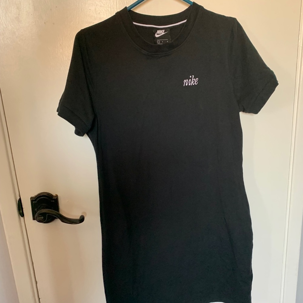 Tee-shirt style Nike dress